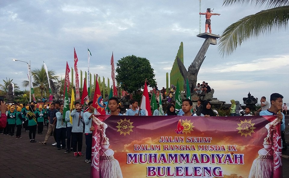 Ajak Warga Hidup Sehat Muhammadiyah Gelar Jalan Sehat Koran Buleleng