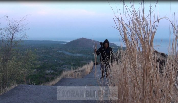 Yuk Lihat Keindahan Alam Dari Atas  Bukit Batu Kursi  